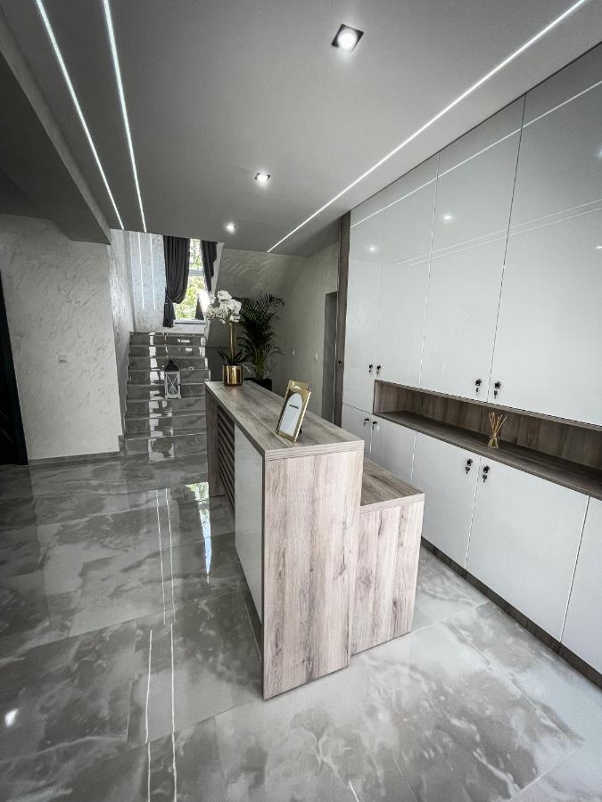 Apartmani Mila Лакташи Екстер'єр фото