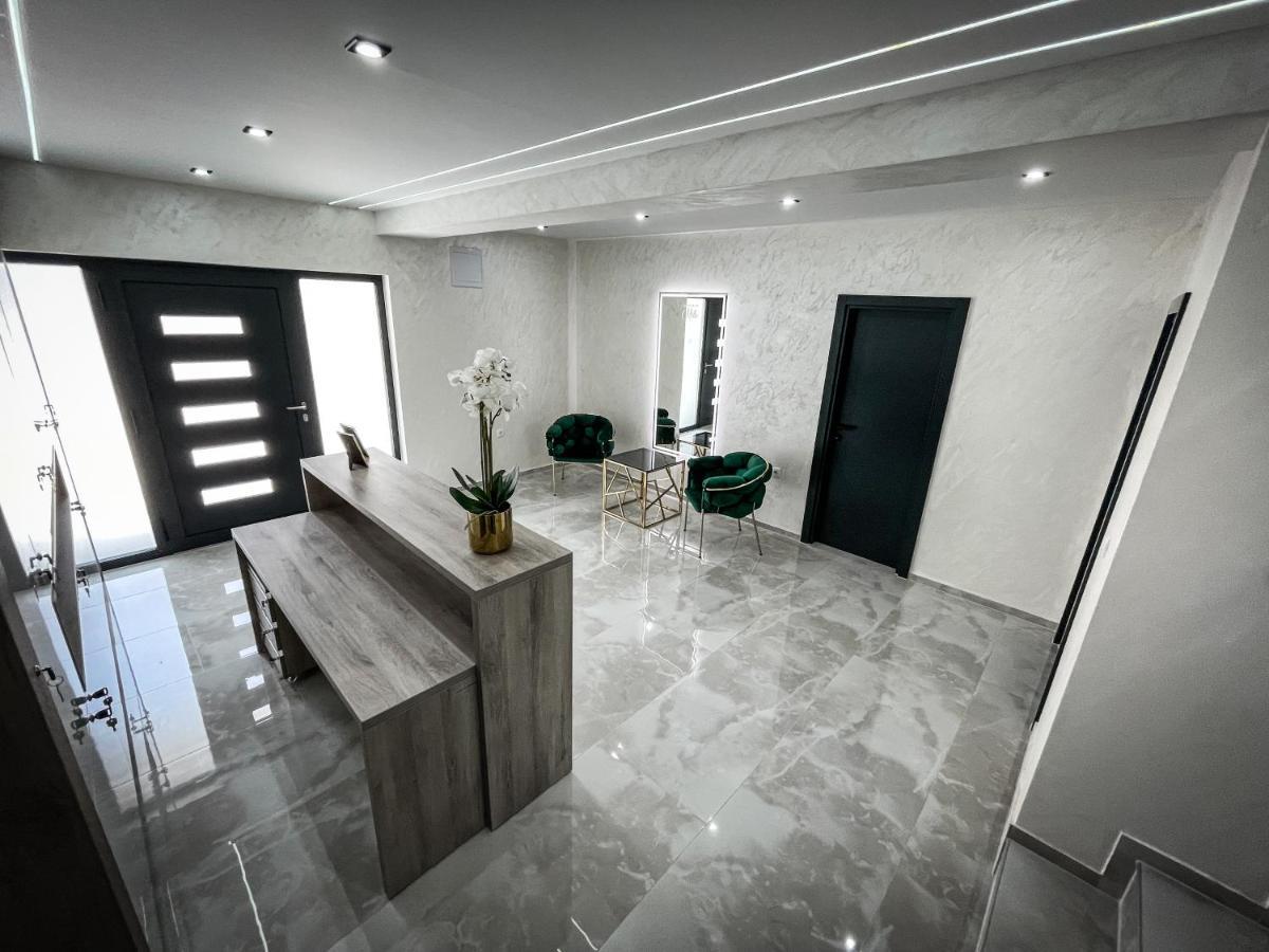 Apartmani Mila Лакташи Екстер'єр фото