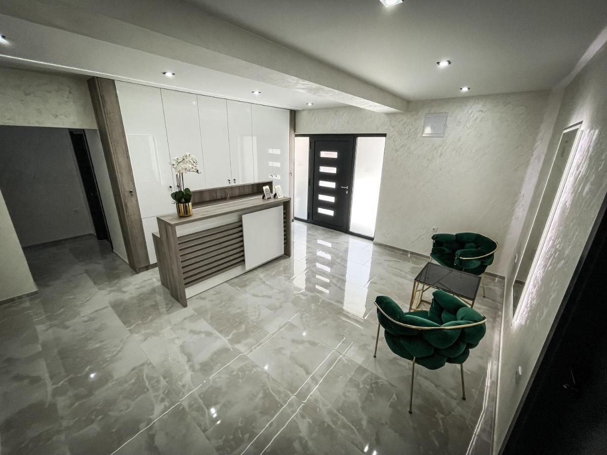 Apartmani Mila Лакташи Екстер'єр фото