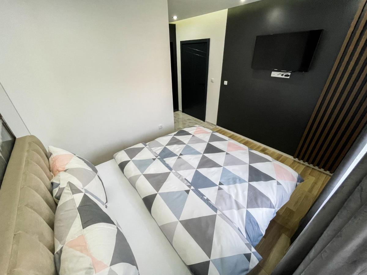 Apartmani Mila Лакташи Екстер'єр фото