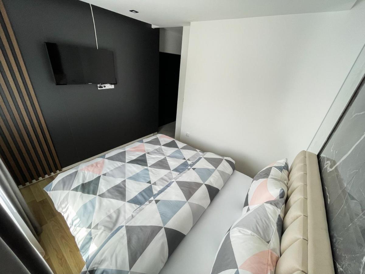 Apartmani Mila Лакташи Екстер'єр фото