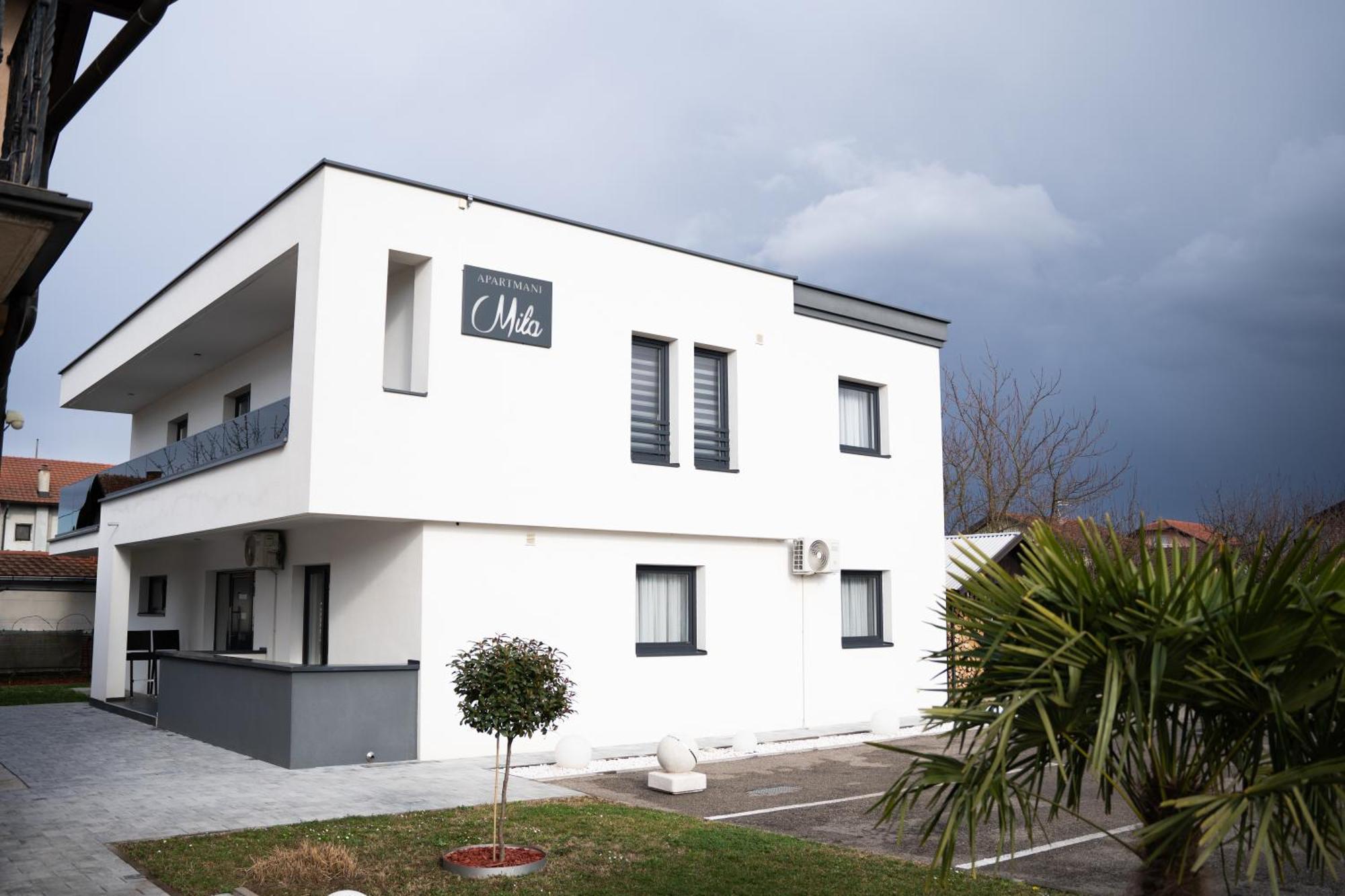 Apartmani Mila Лакташи Екстер'єр фото