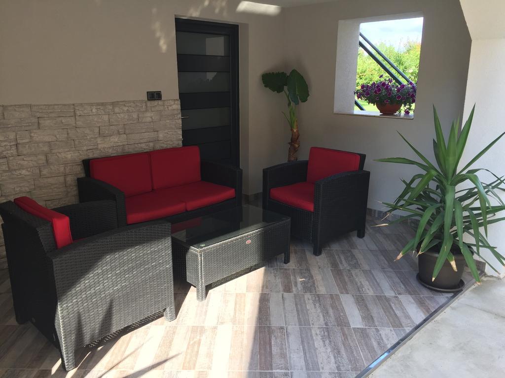 Apartmani Mila Лакташи Екстер'єр фото