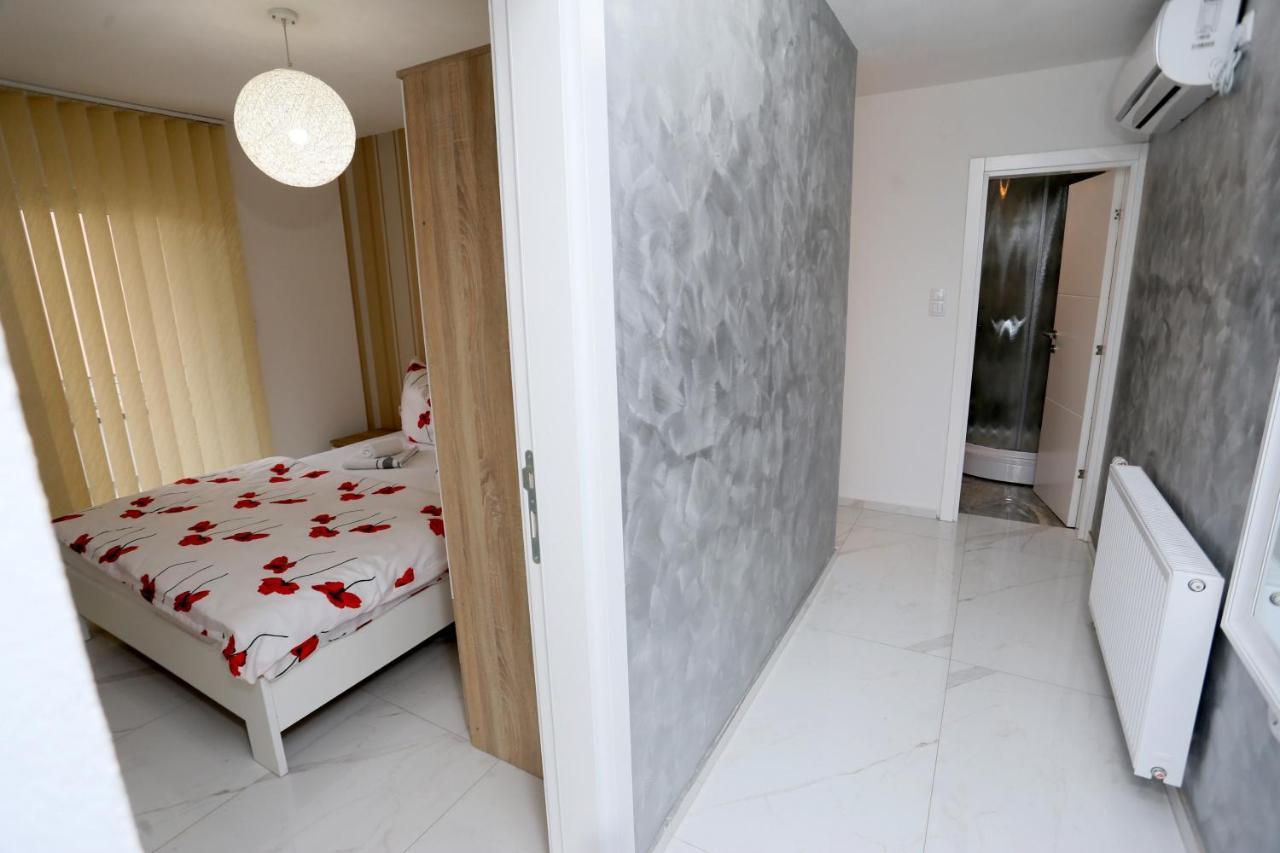Apartmani Mila Лакташи Екстер'єр фото