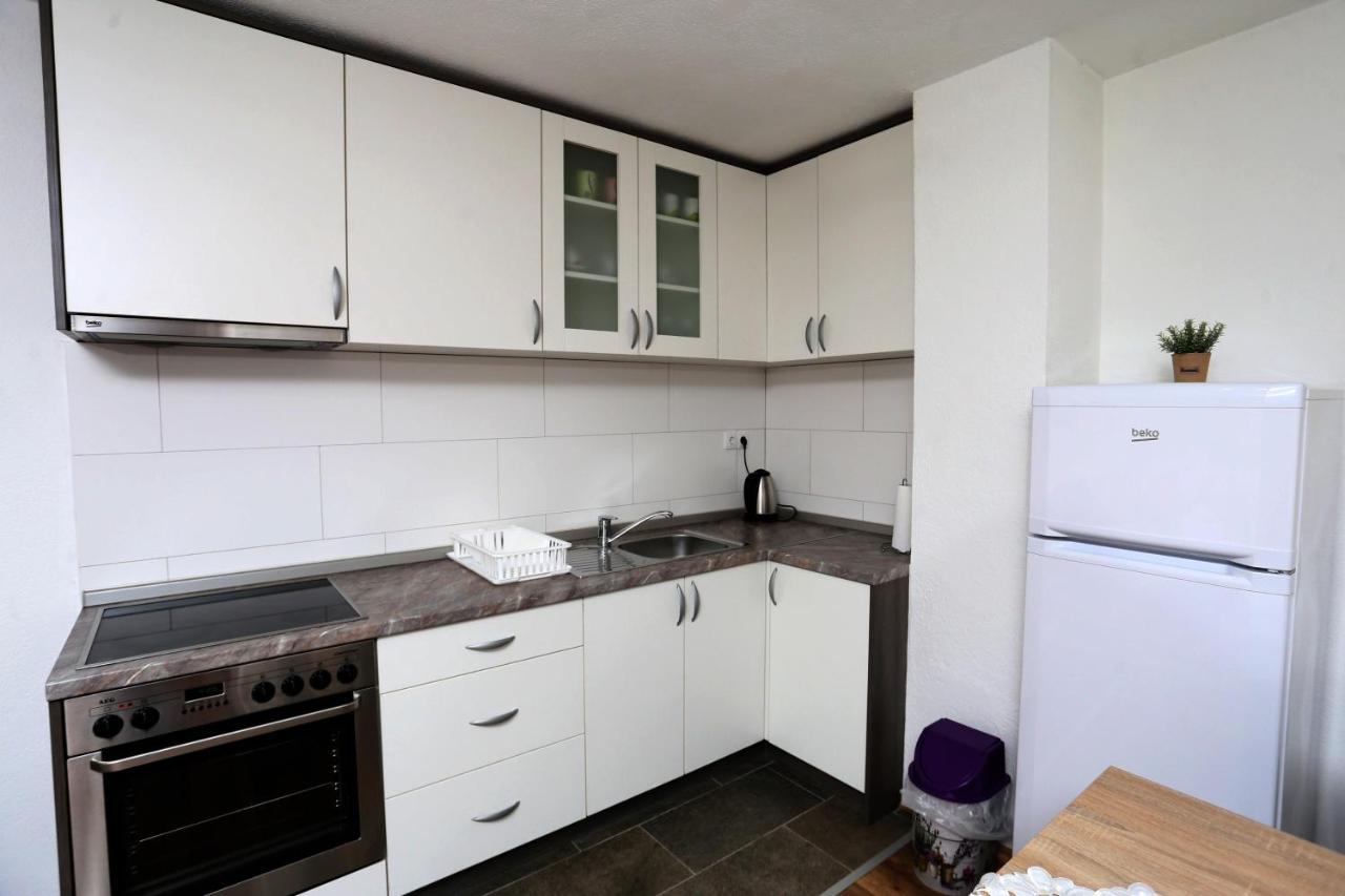 Apartmani Mila Лакташи Екстер'єр фото