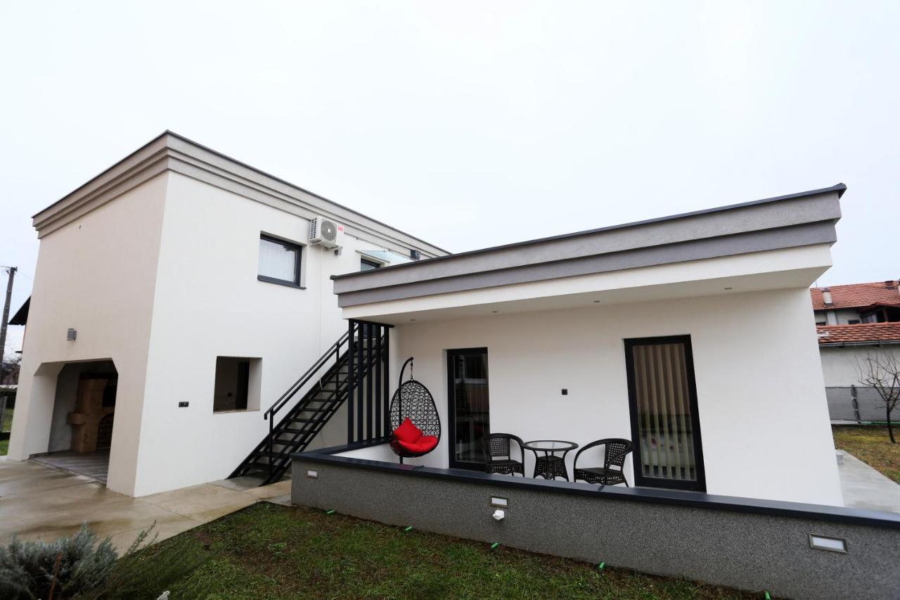 Apartmani Mila Лакташи Екстер'єр фото