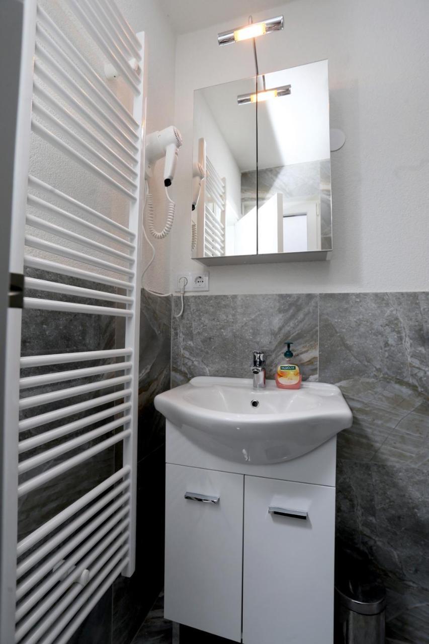 Apartmani Mila Лакташи Екстер'єр фото