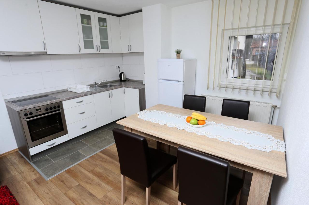 Apartmani Mila Лакташи Екстер'єр фото