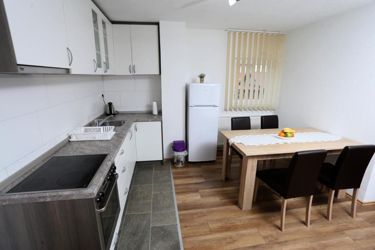 Apartmani Mila Лакташи Екстер'єр фото