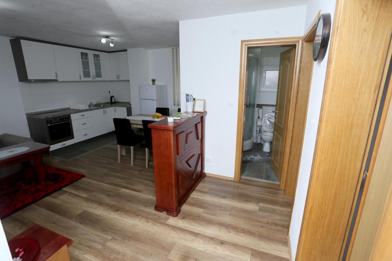 Apartmani Mila Лакташи Екстер'єр фото