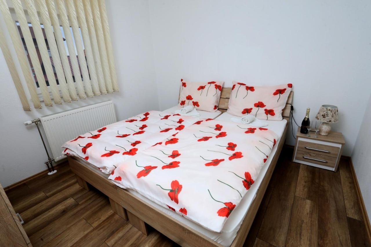 Apartmani Mila Лакташи Екстер'єр фото