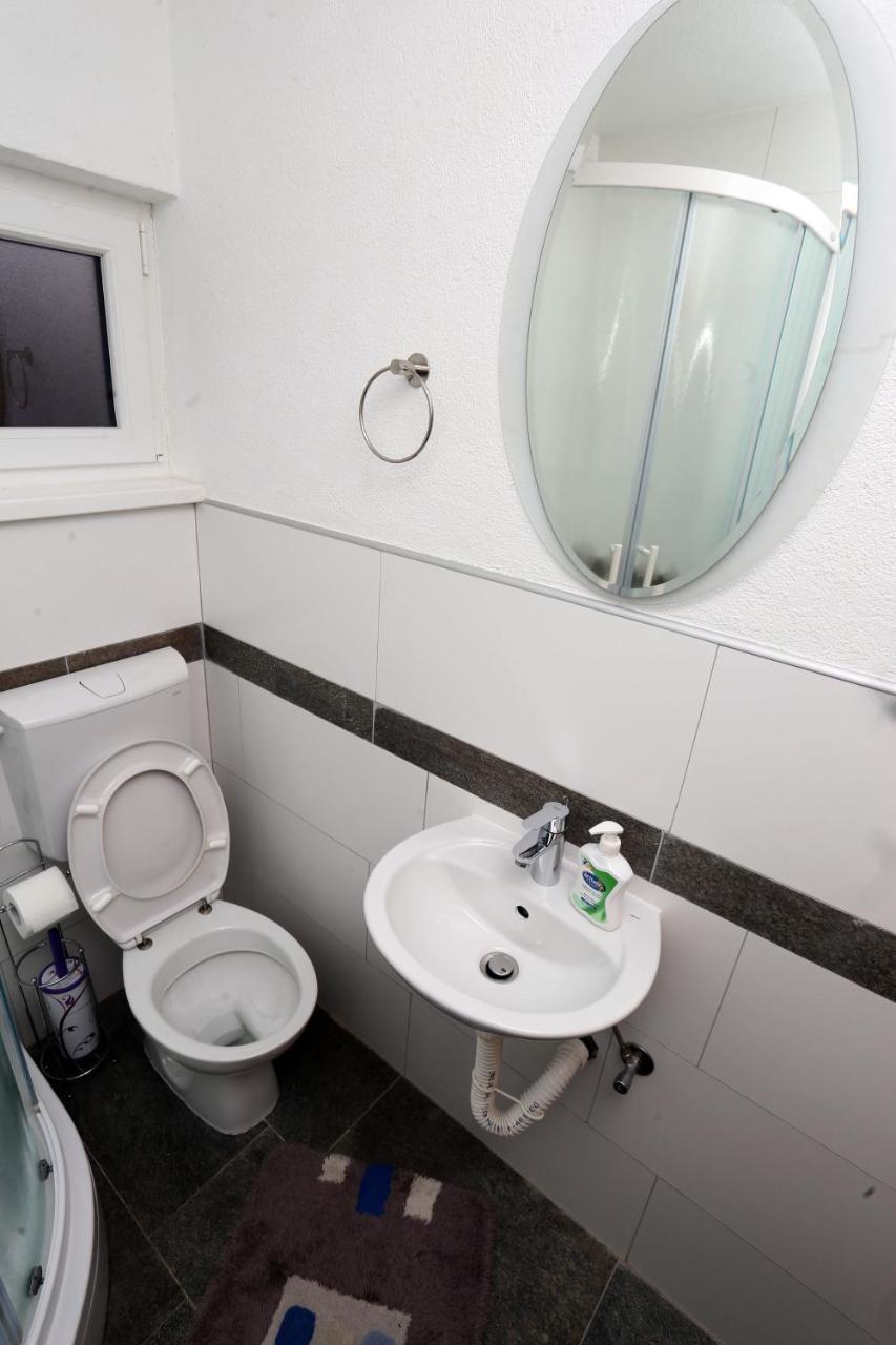 Apartmani Mila Лакташи Екстер'єр фото
