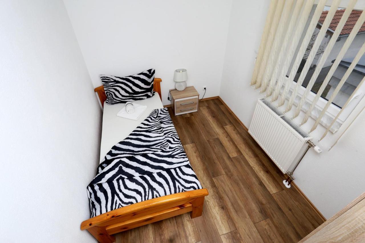 Apartmani Mila Лакташи Екстер'єр фото